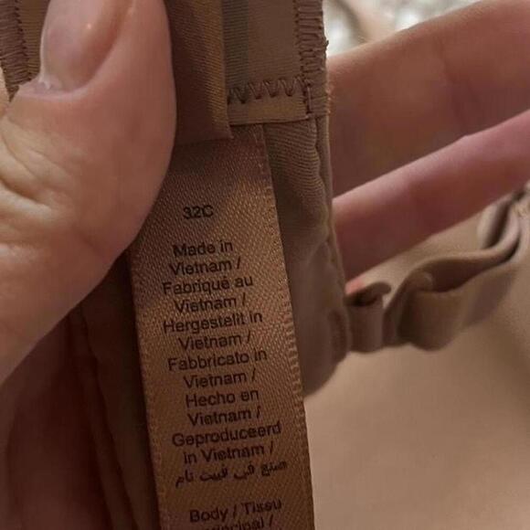 Skims Fits Everybody Bra - Picture 3 of 3